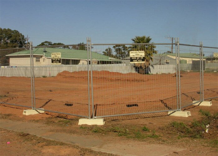 temporary fencing panels with singatures