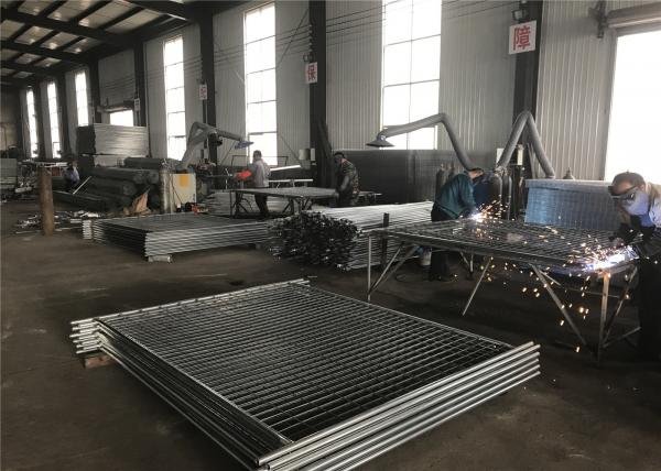 temporary_fencing_panels_2100mm_x_2400mm_14_microns_zinc_layer_hot_dipped-2